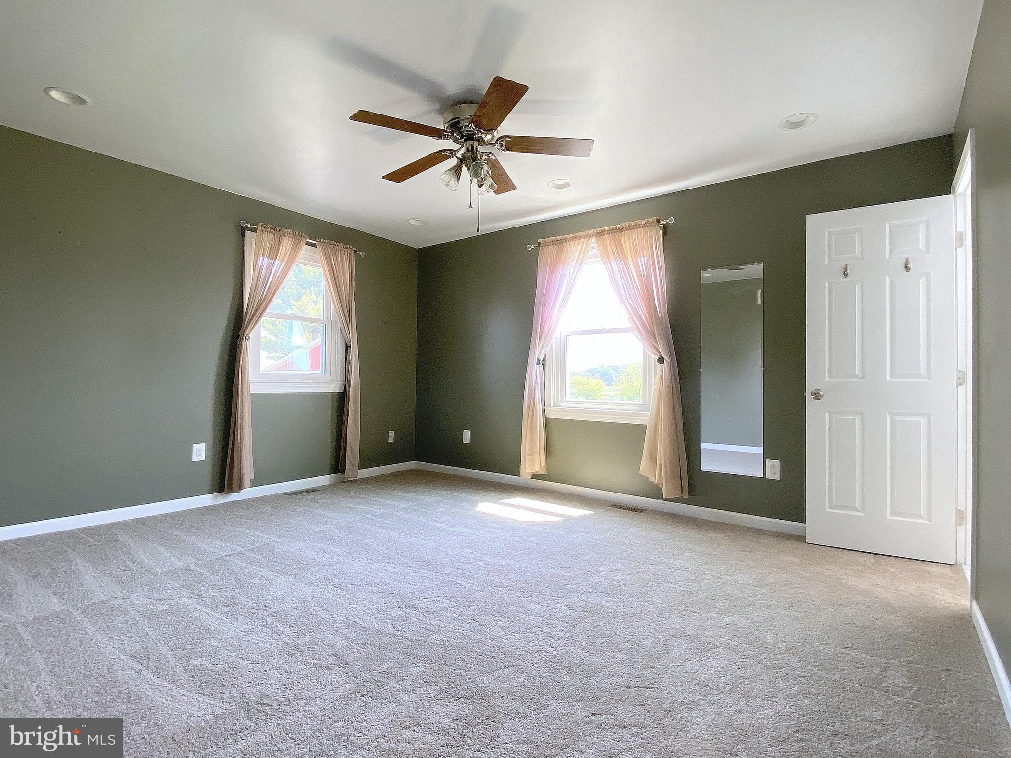 HAMPSTEAD - Residential