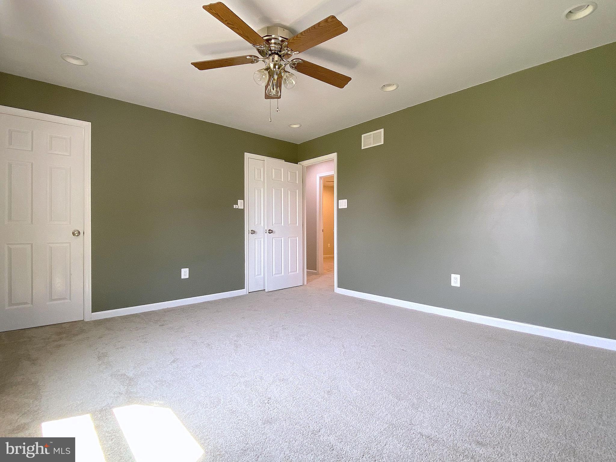 HAMPSTEAD - Residential