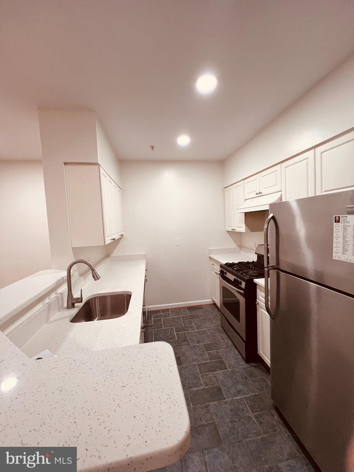 2204 WESTCOURT LANE 113