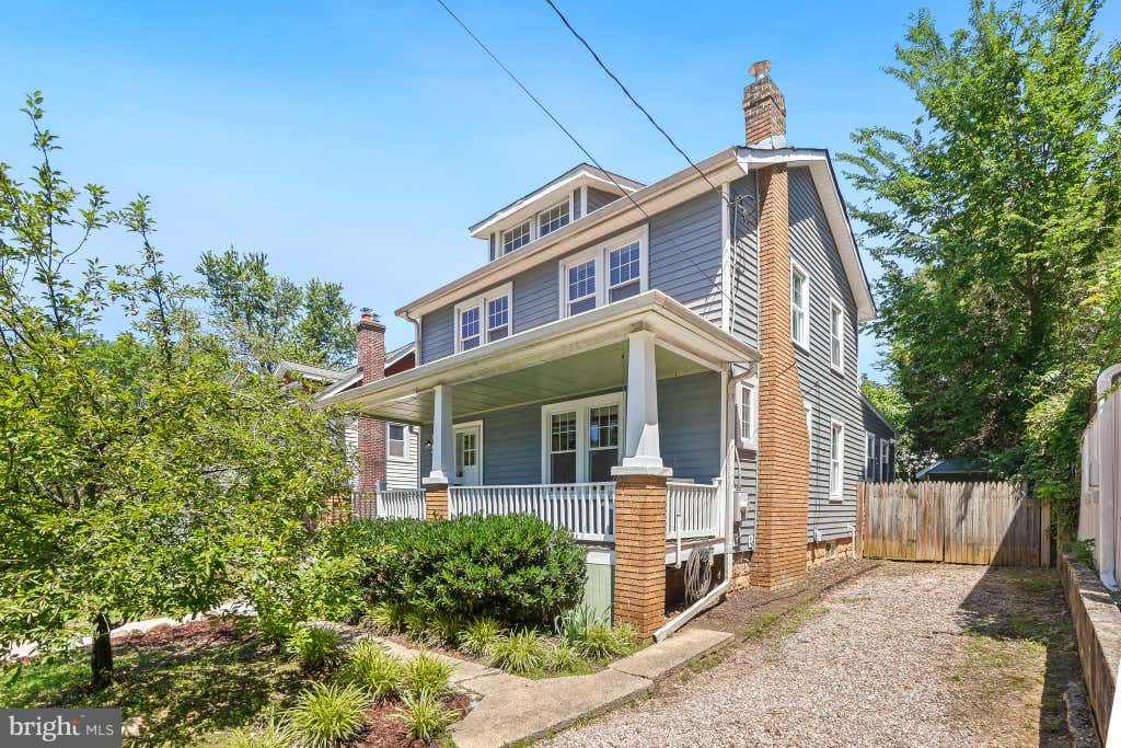 Photo of 4008 Ingraham Street, HYATTSVILLE, MD 20781 (MLS # MDPG2209276)