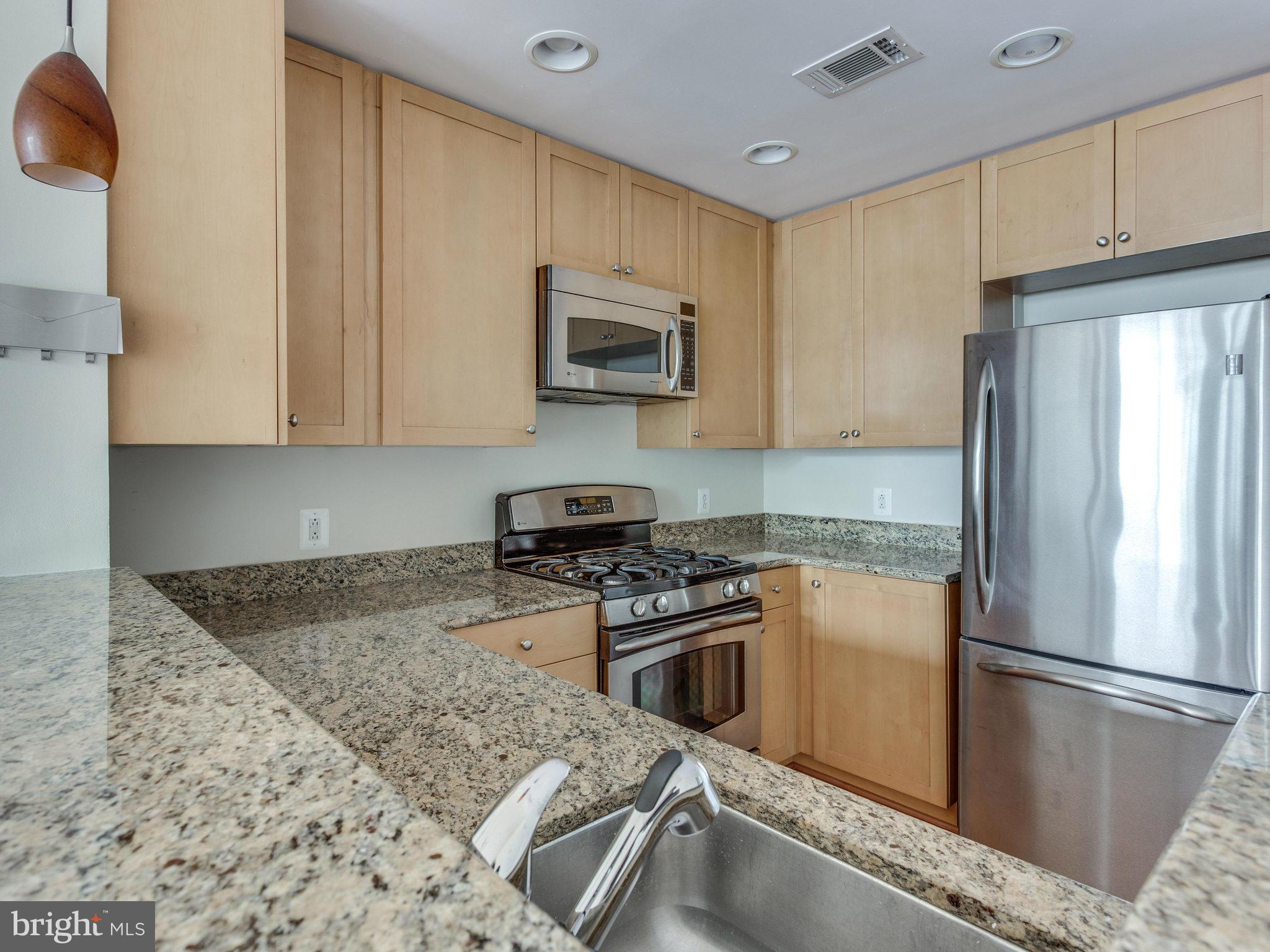 ECLIPSE ON CENTER PARK - Residential Lease