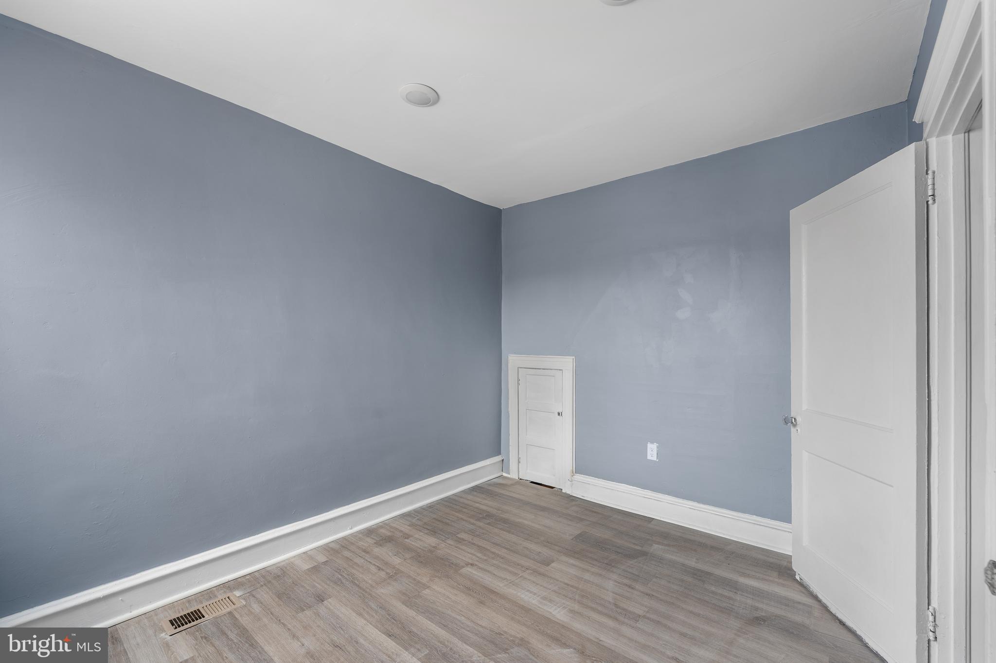 WEST OAK LANE - Residential