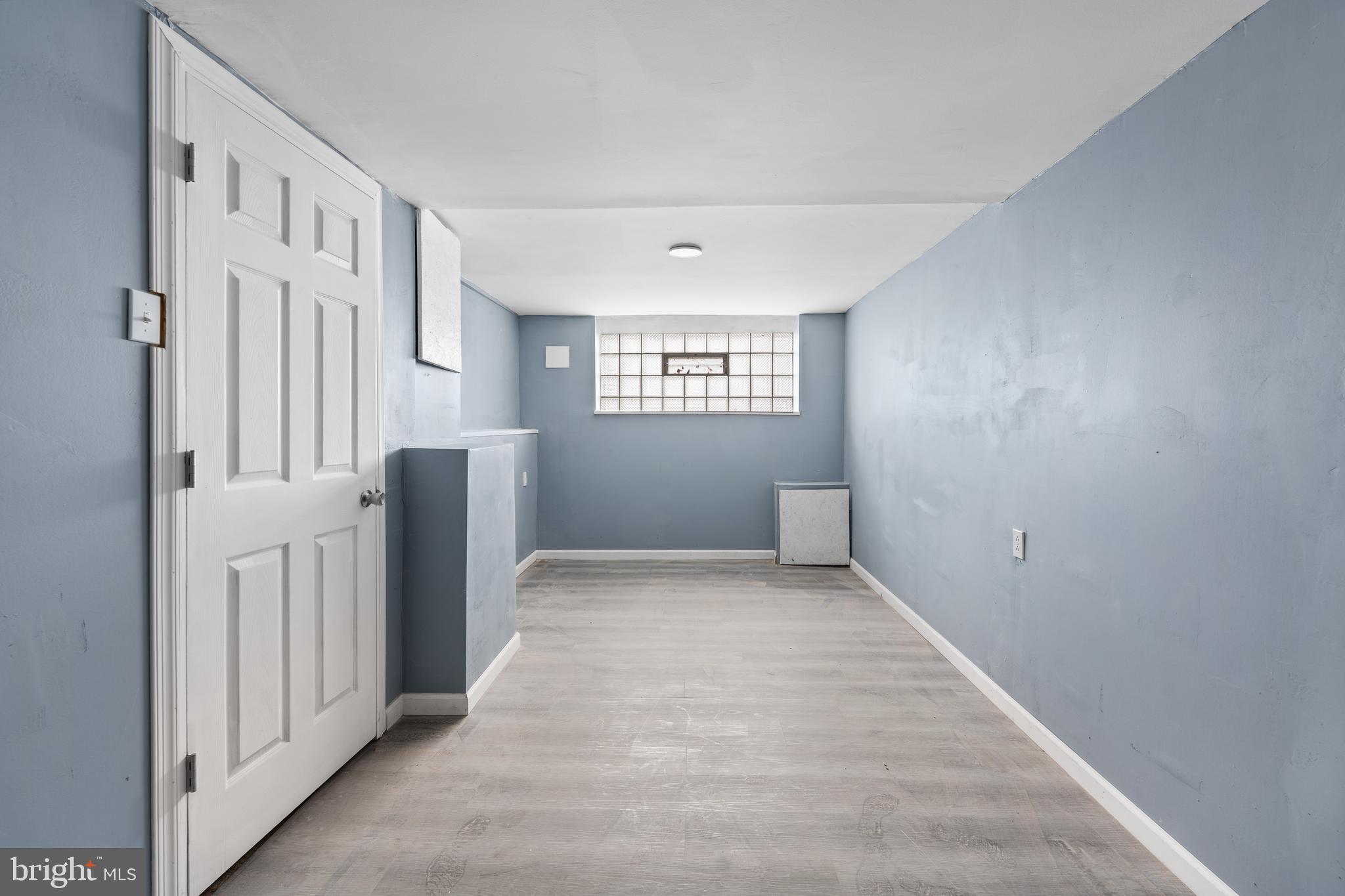 WEST OAK LANE - Residential