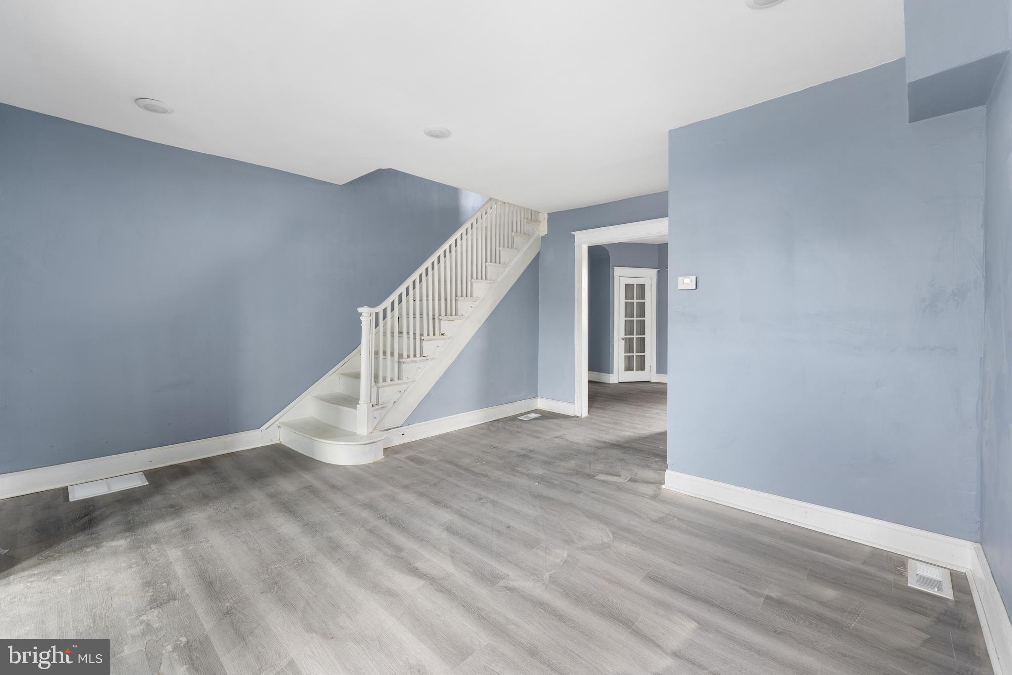 WEST OAK LANE - Residential