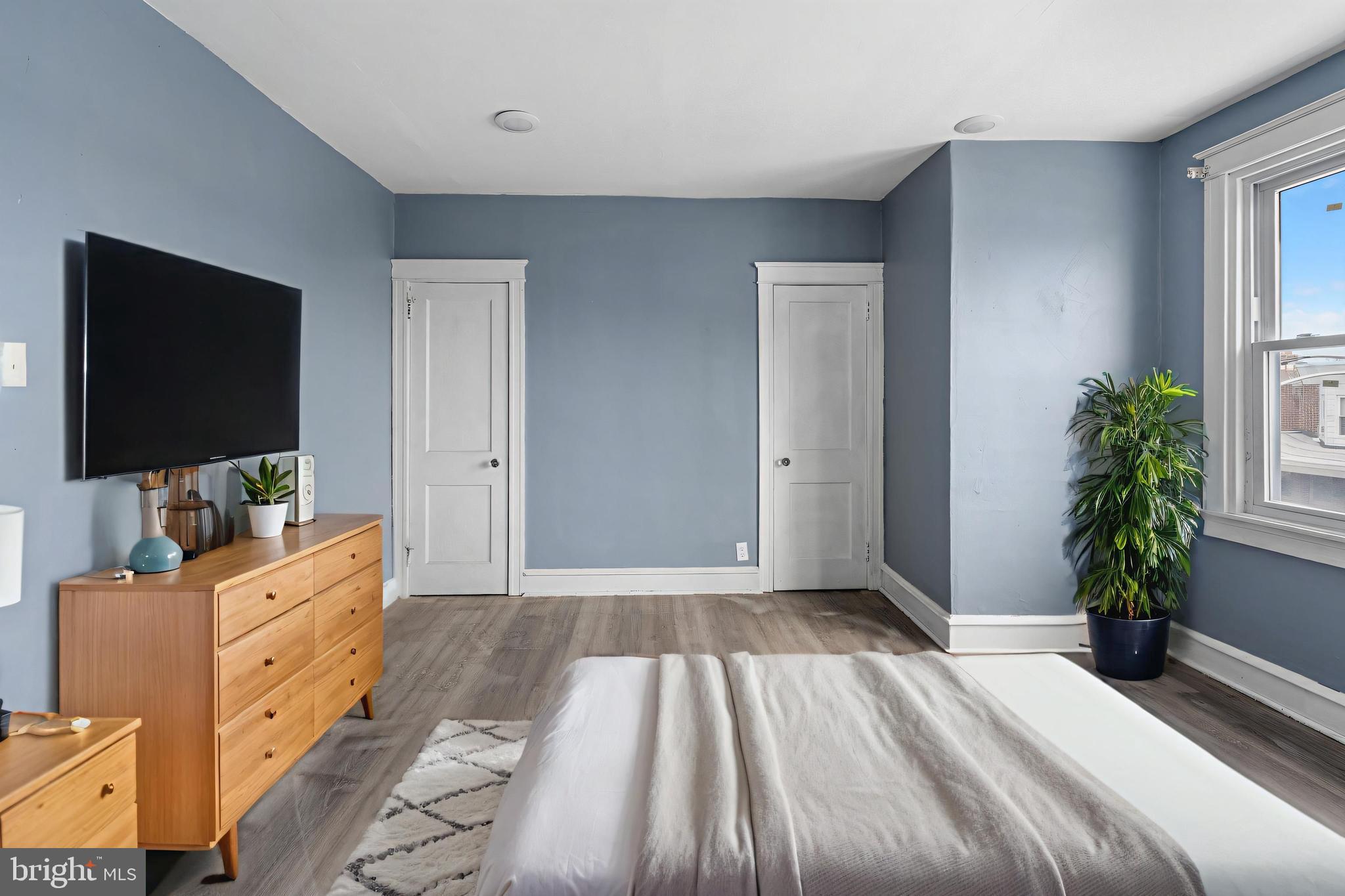 WEST OAK LANE - Residential