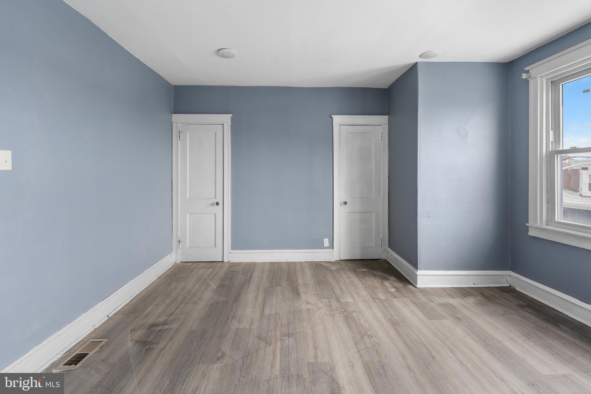 WEST OAK LANE - Residential