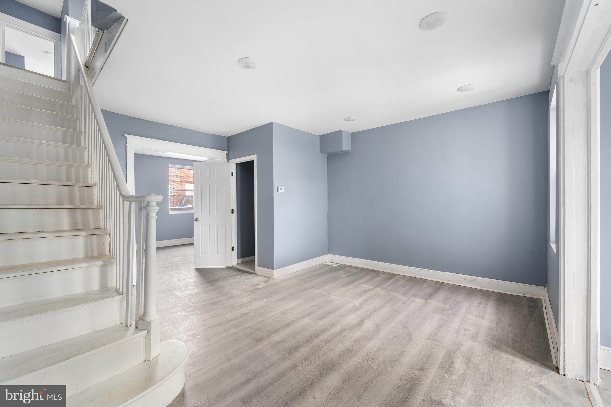 WEST OAK LANE - Residential