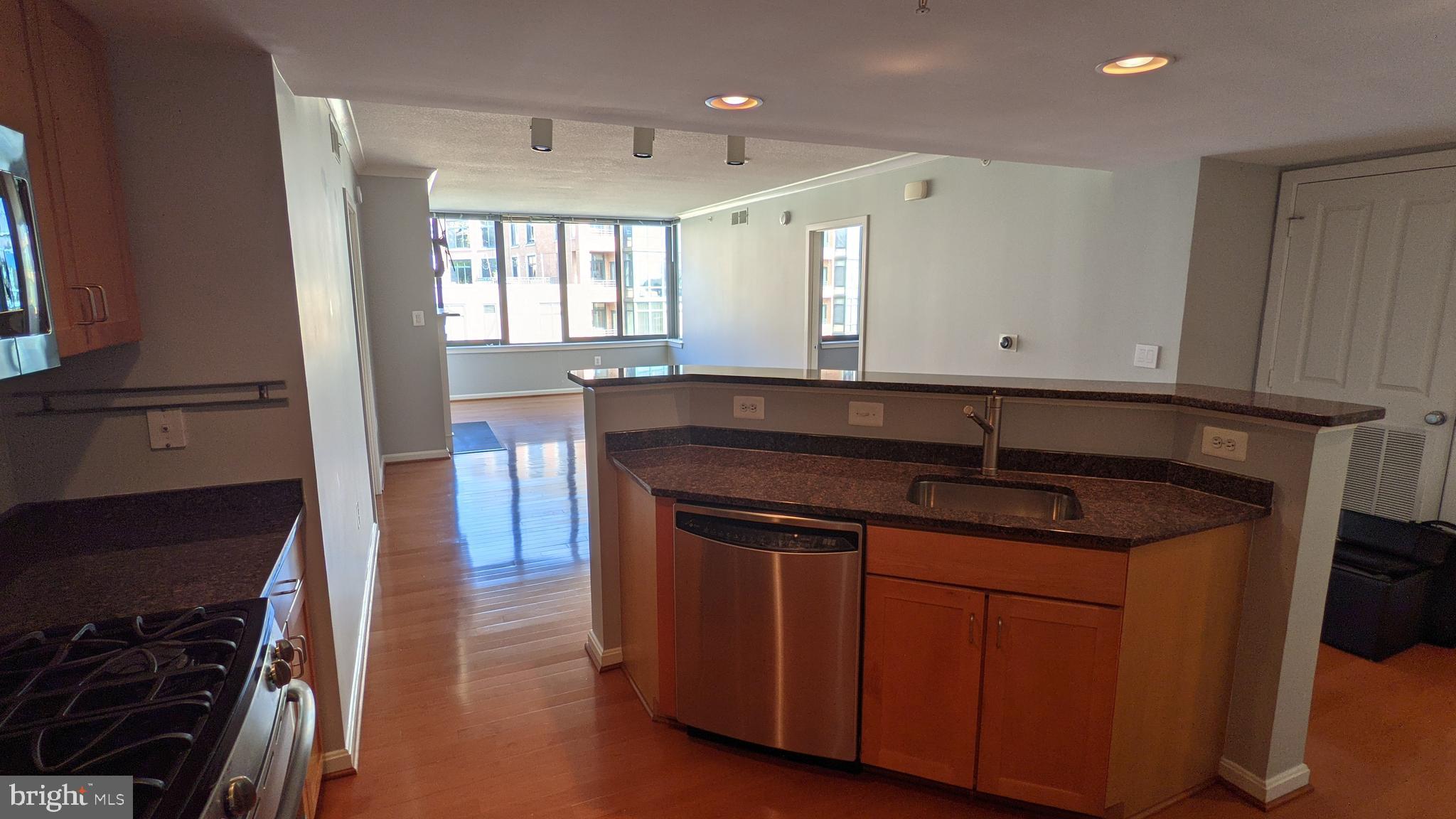 2220 FAIRFAX DRIVE 806