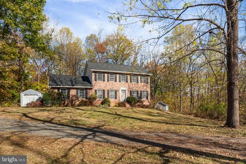 7897 COFFEE POT HILL CATLETT VA 20119