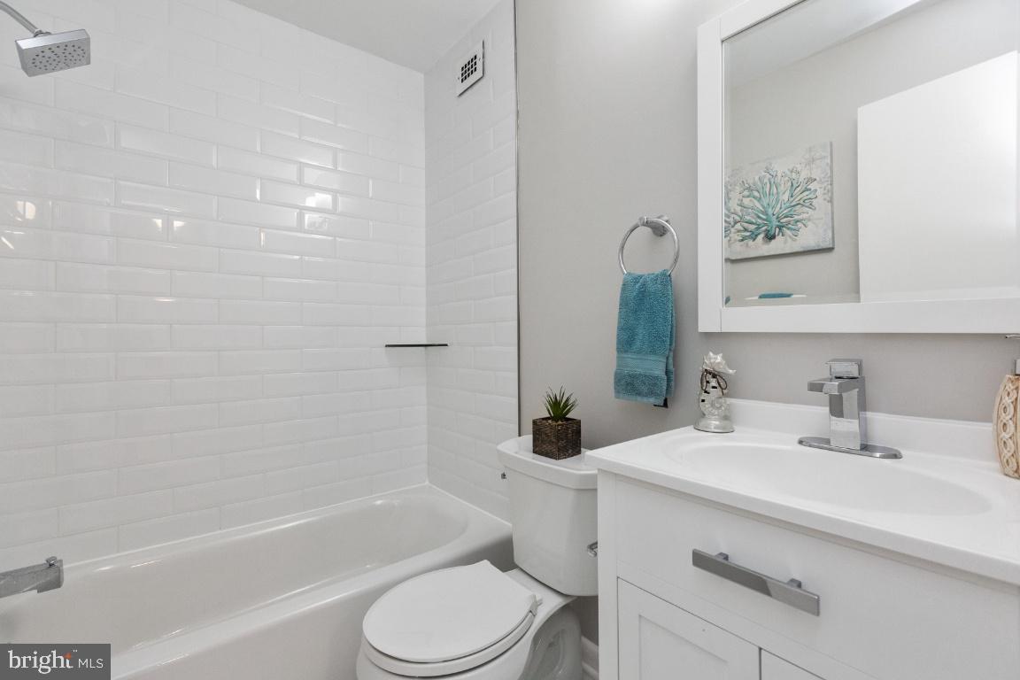 WOODSIDE - Residential Lease