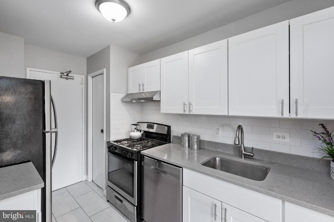 WOODSIDE - Residential Lease