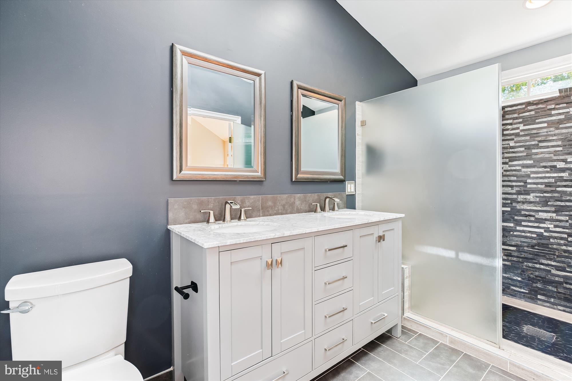 JAMES CREEK - Residential