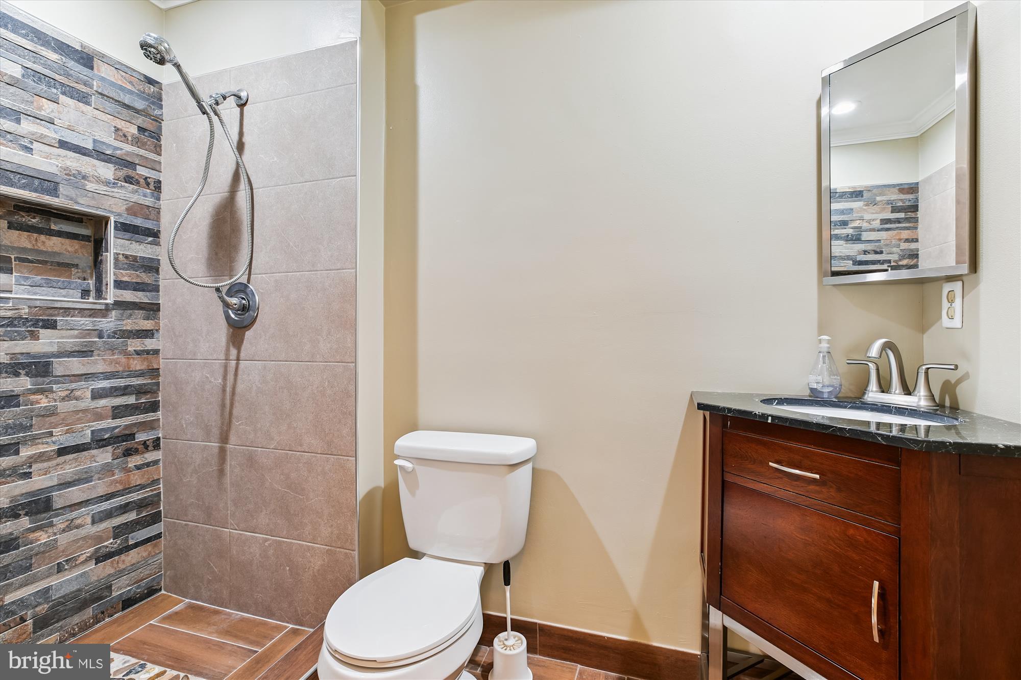 JAMES CREEK - Residential