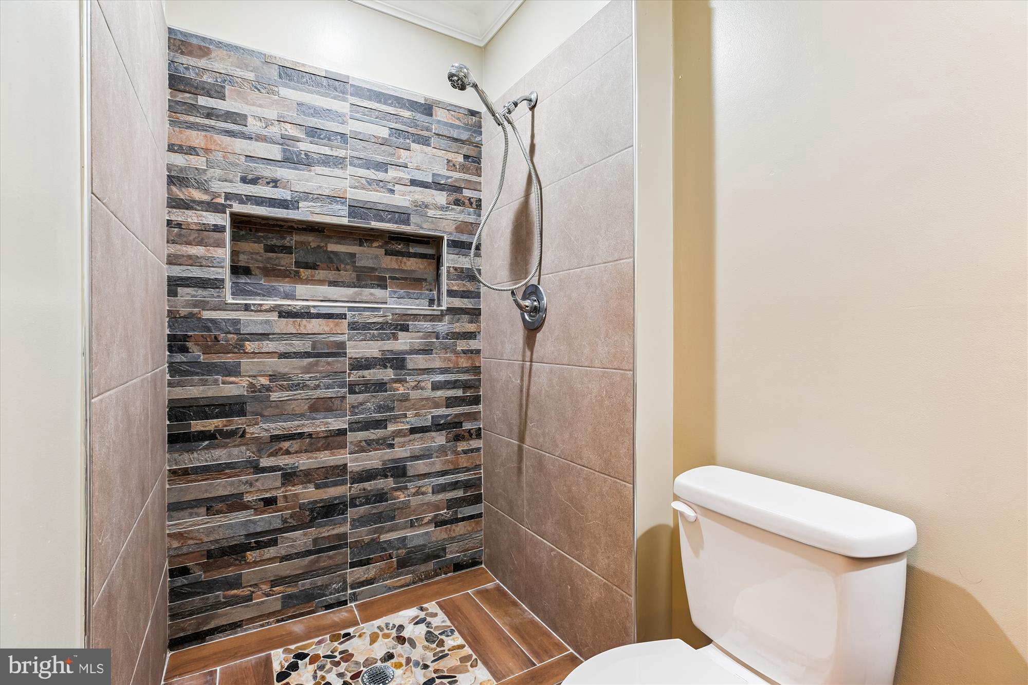 JAMES CREEK - Residential