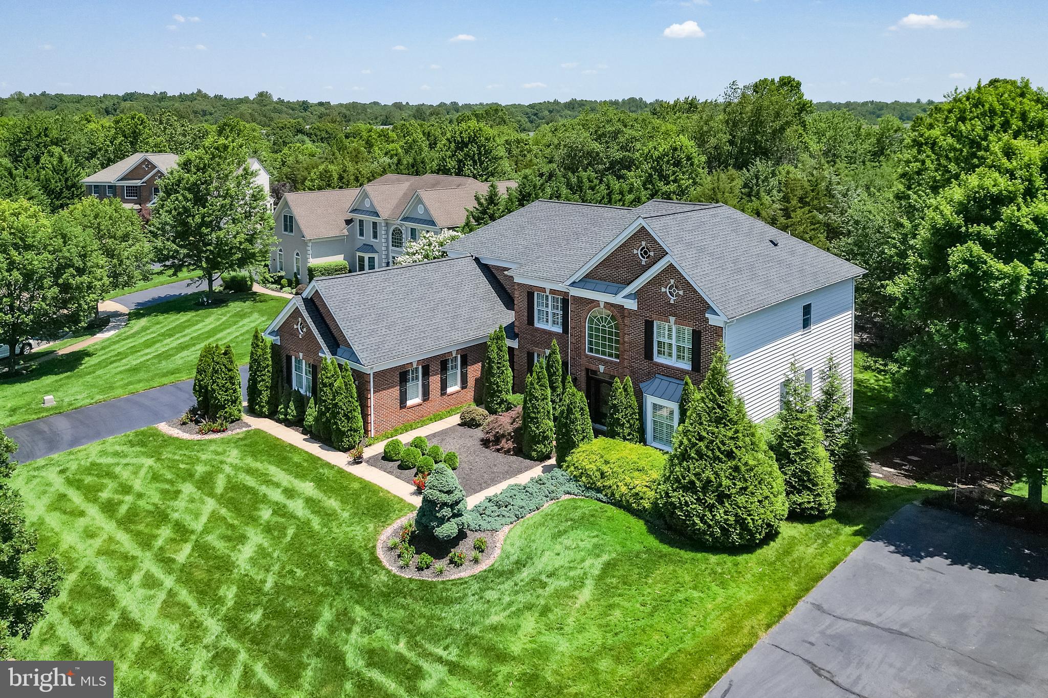 5359 WALKERTON COURT
