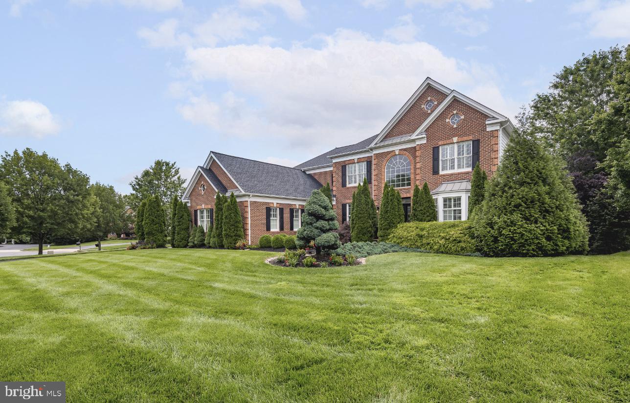 5359 WALKERTON COURT
