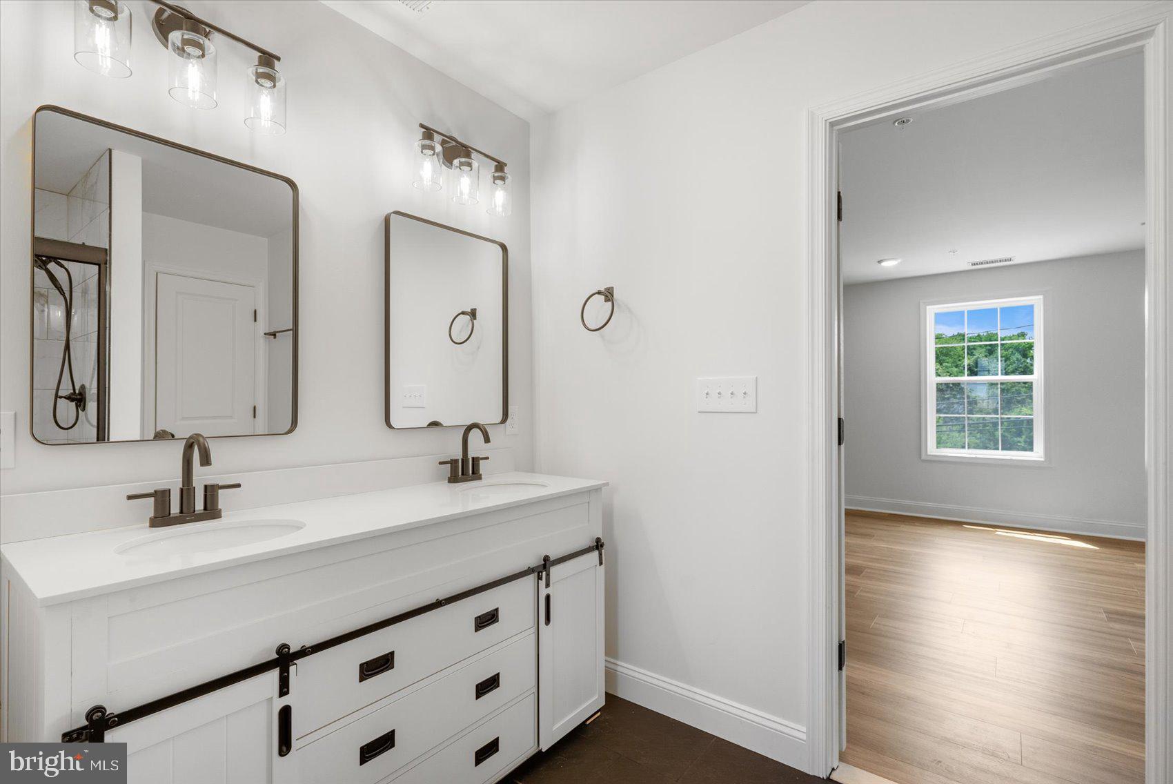 OLIVER BEACH - Residential