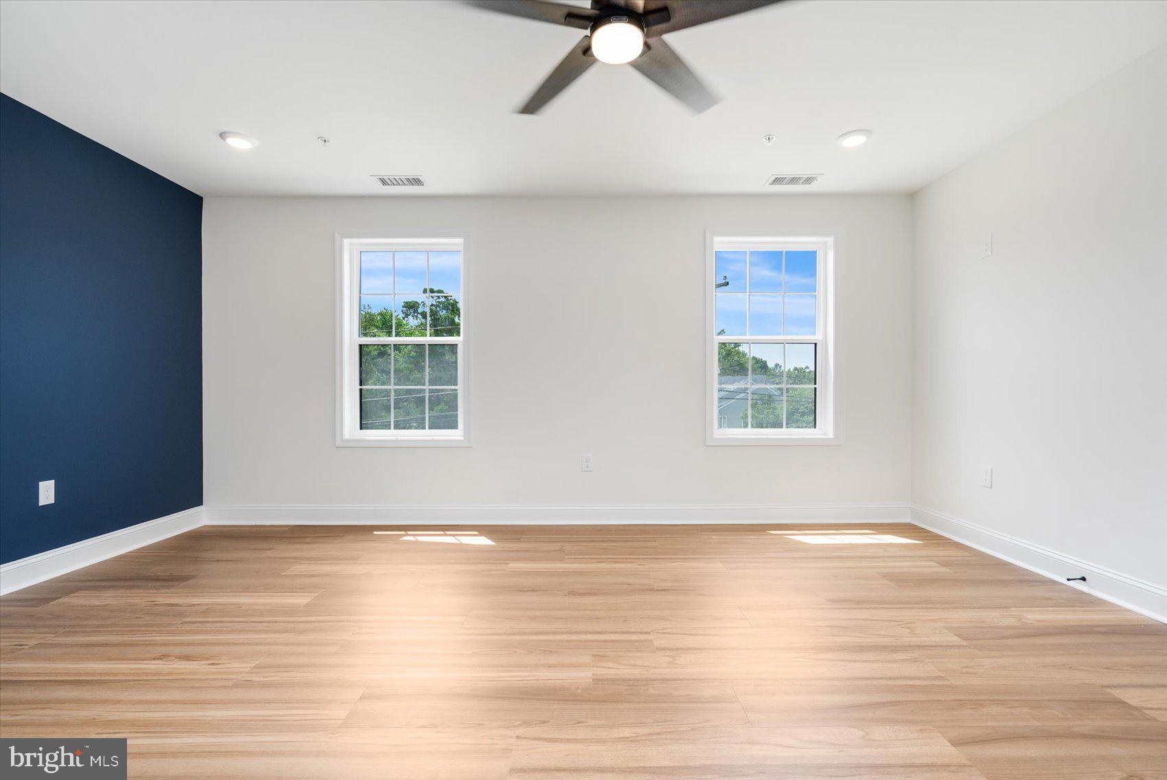 OLIVER BEACH - Residential