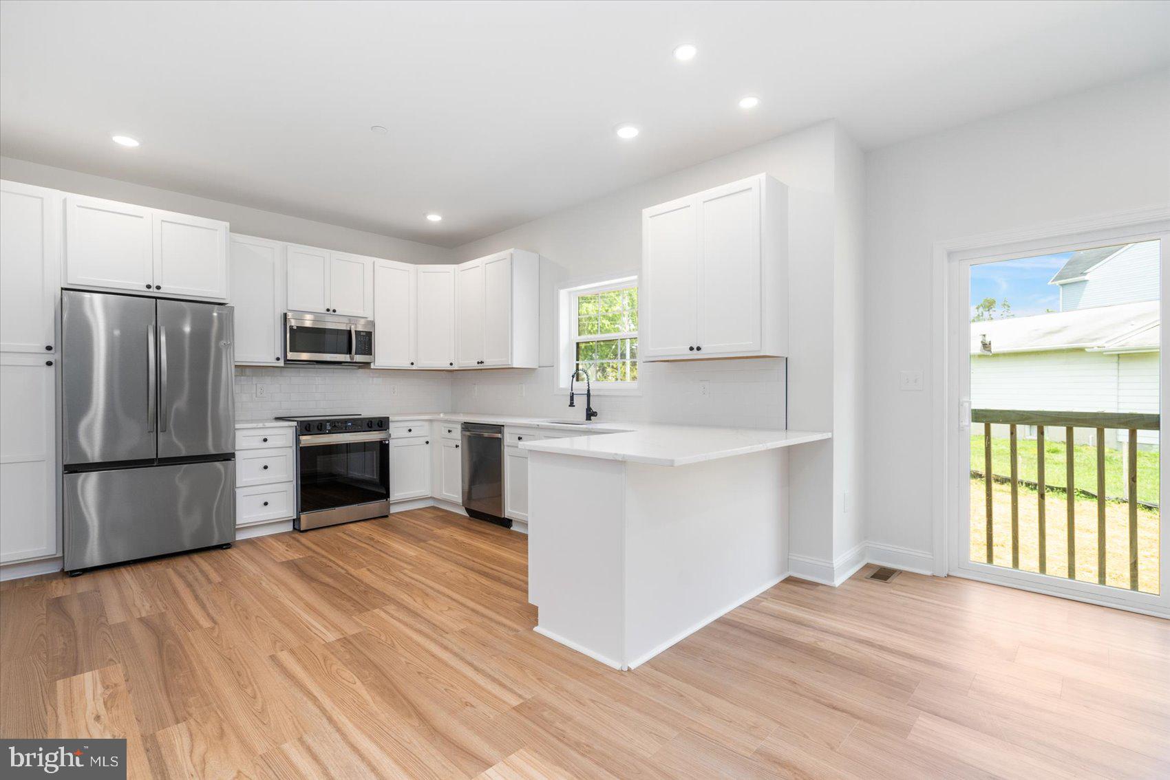 OLIVER BEACH - Residential