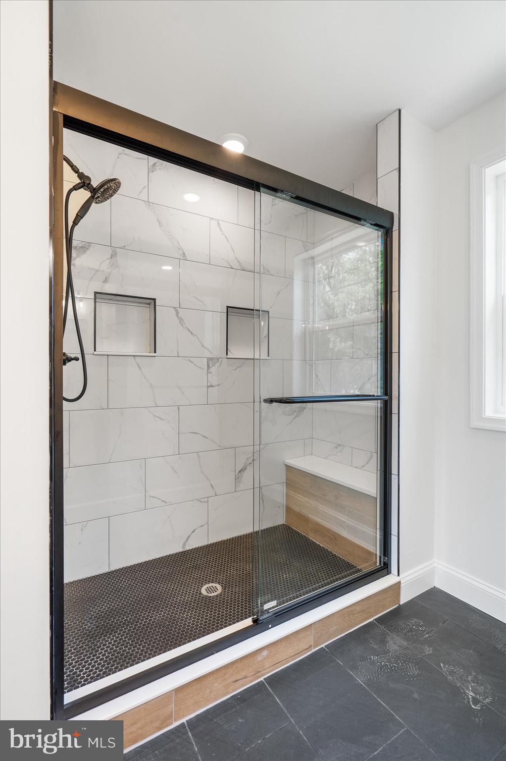 OLIVER BEACH - Residential