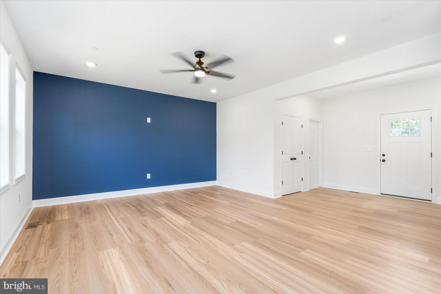 OLIVER BEACH - Residential