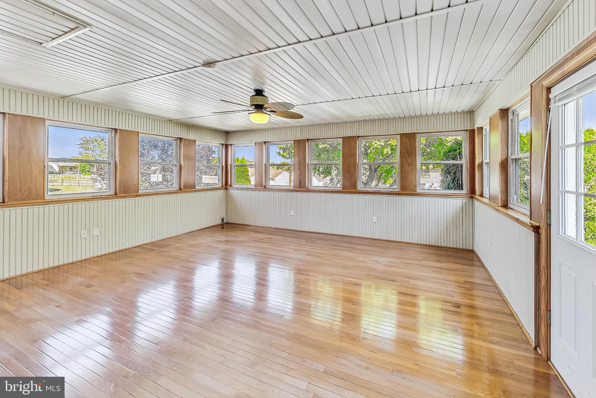 COLONIAL PARK EAST - Residential