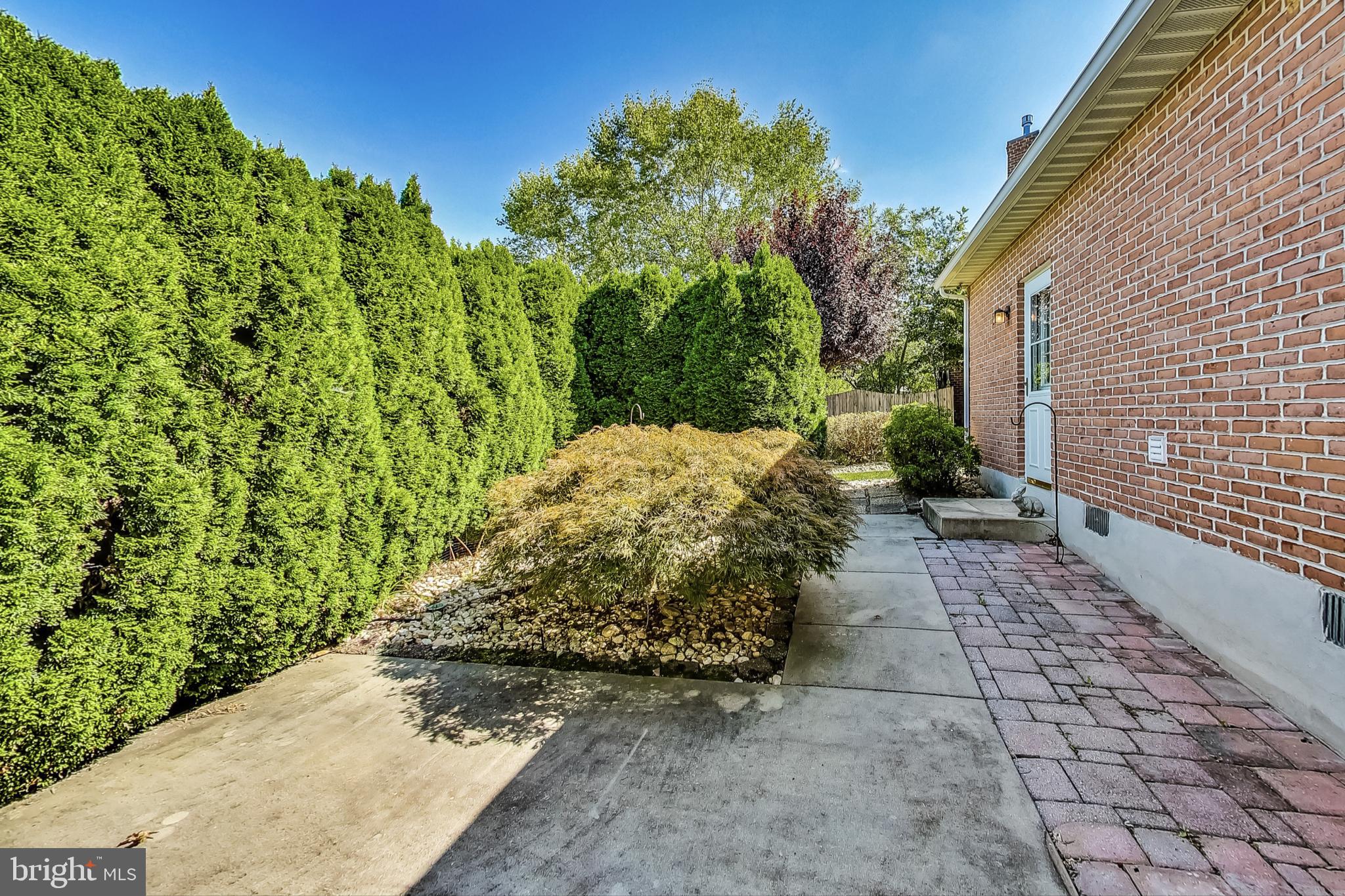 COLONIAL PARK EAST - Residential