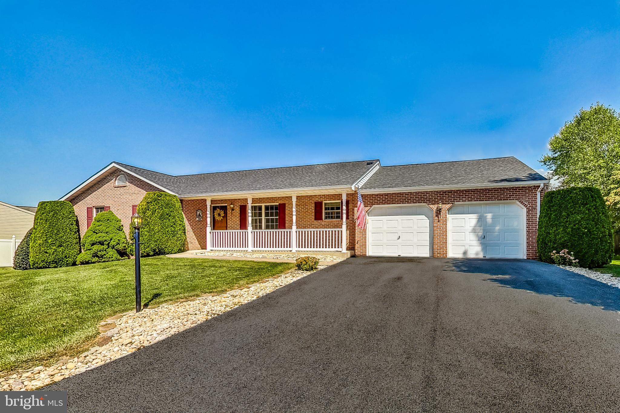 COLONIAL PARK EAST - Residential