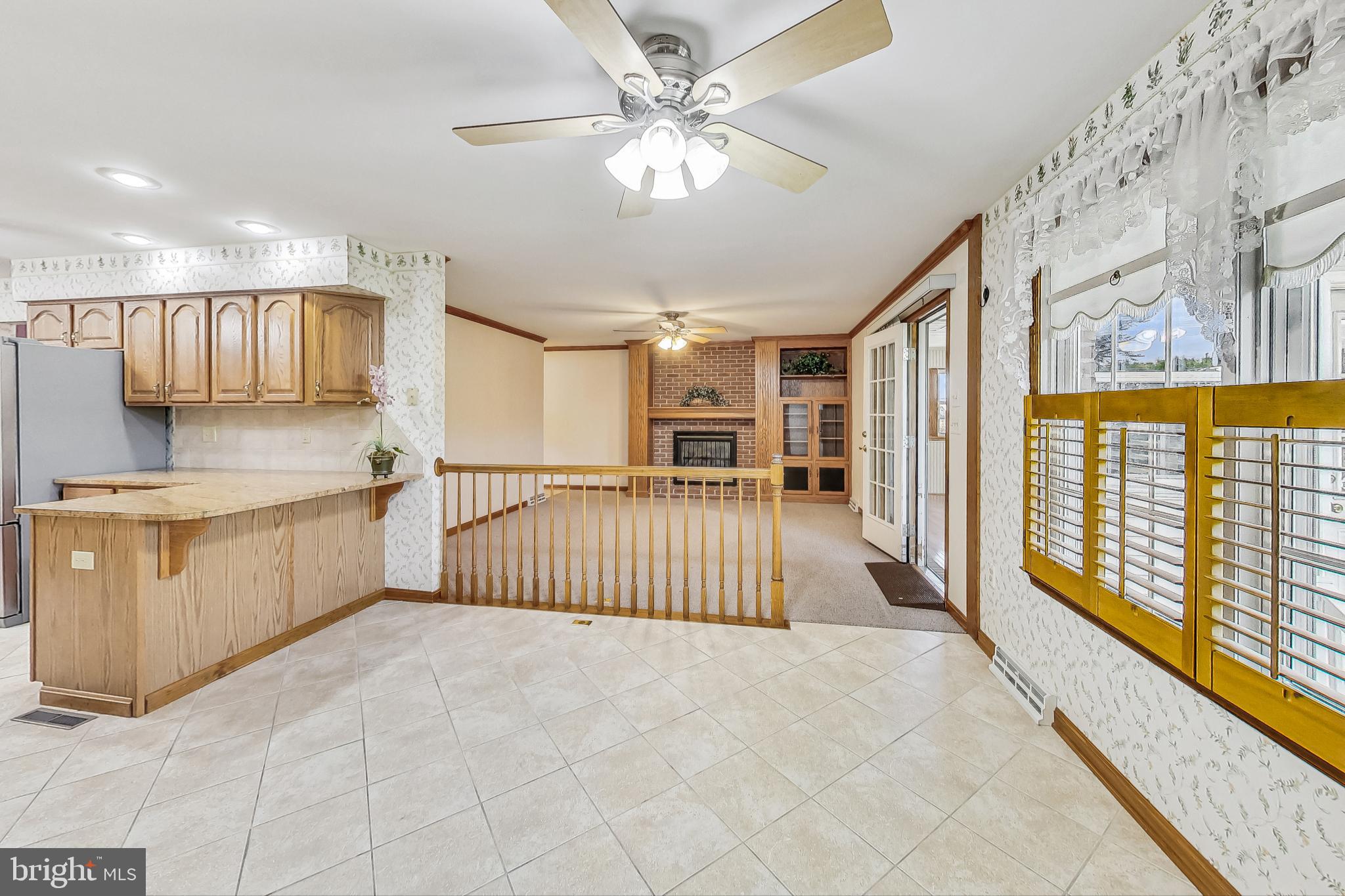 COLONIAL PARK EAST - Residential