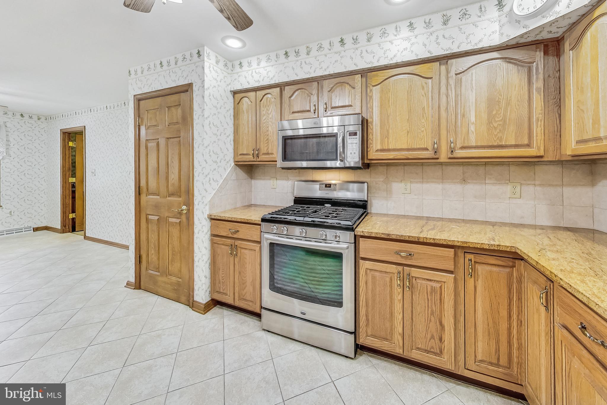 COLONIAL PARK EAST - Residential