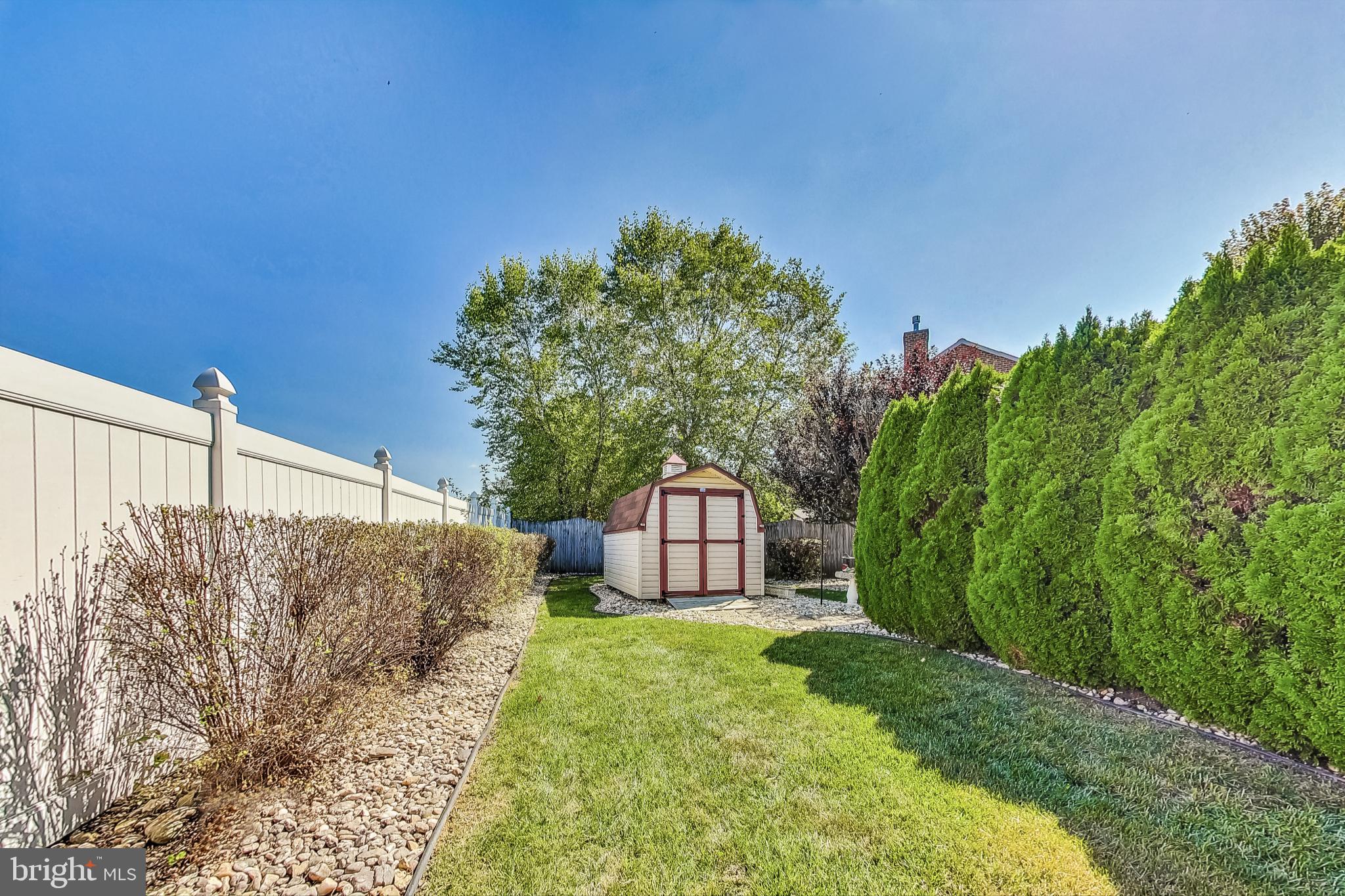 COLONIAL PARK EAST - Residential