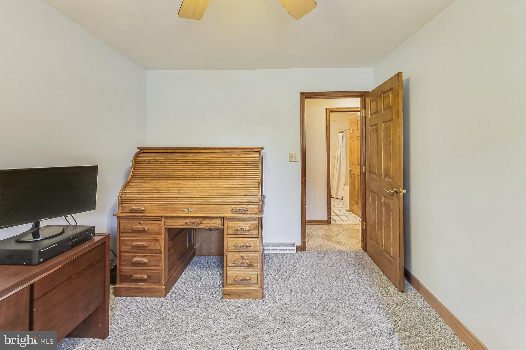 COLONIAL PARK EAST - Residential