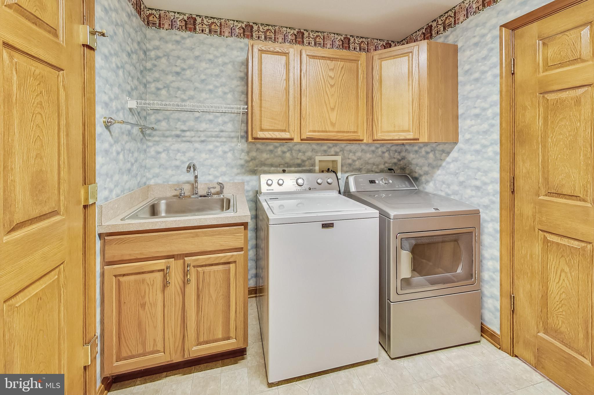 COLONIAL PARK EAST - Residential