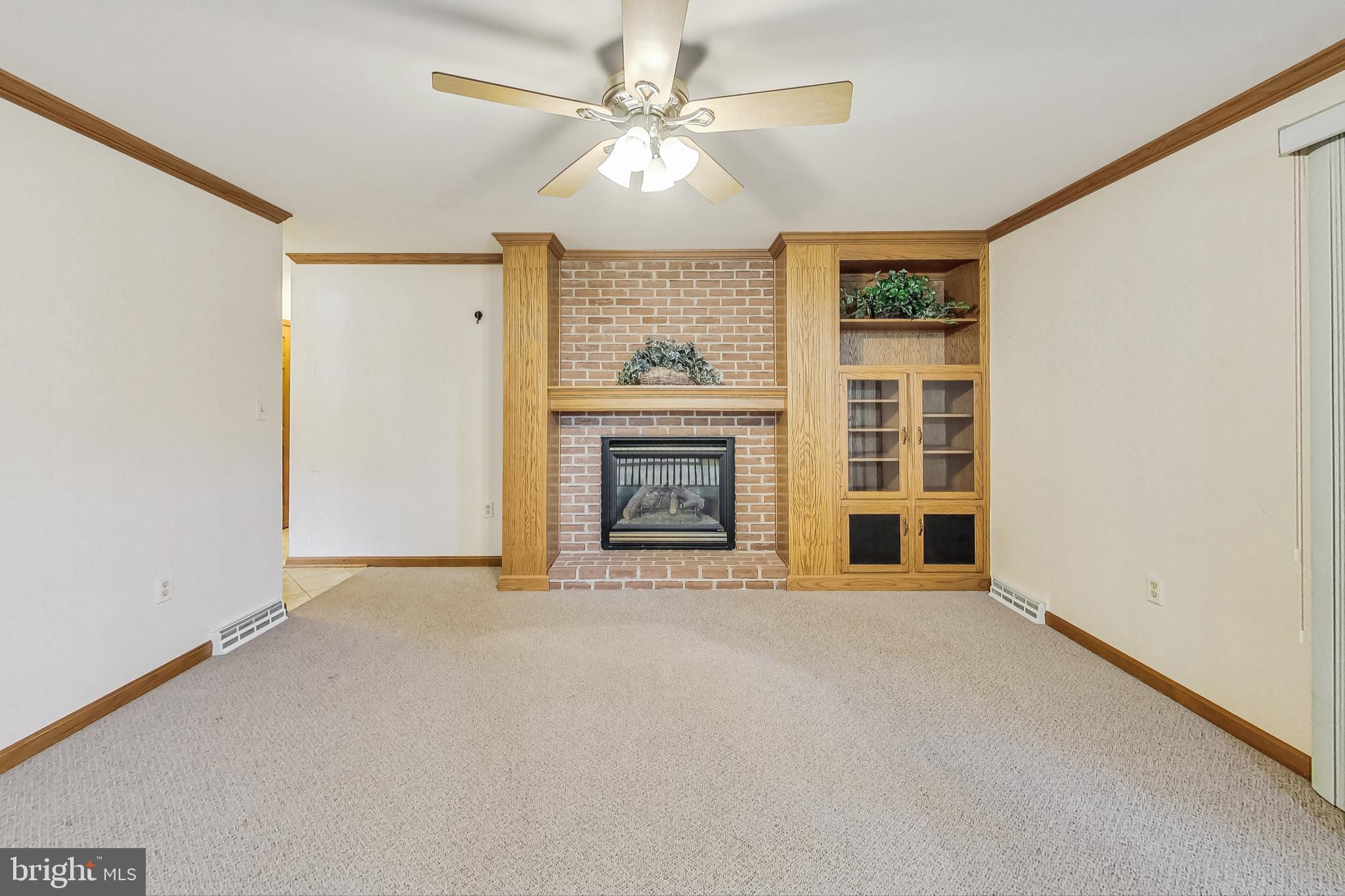 COLONIAL PARK EAST - Residential