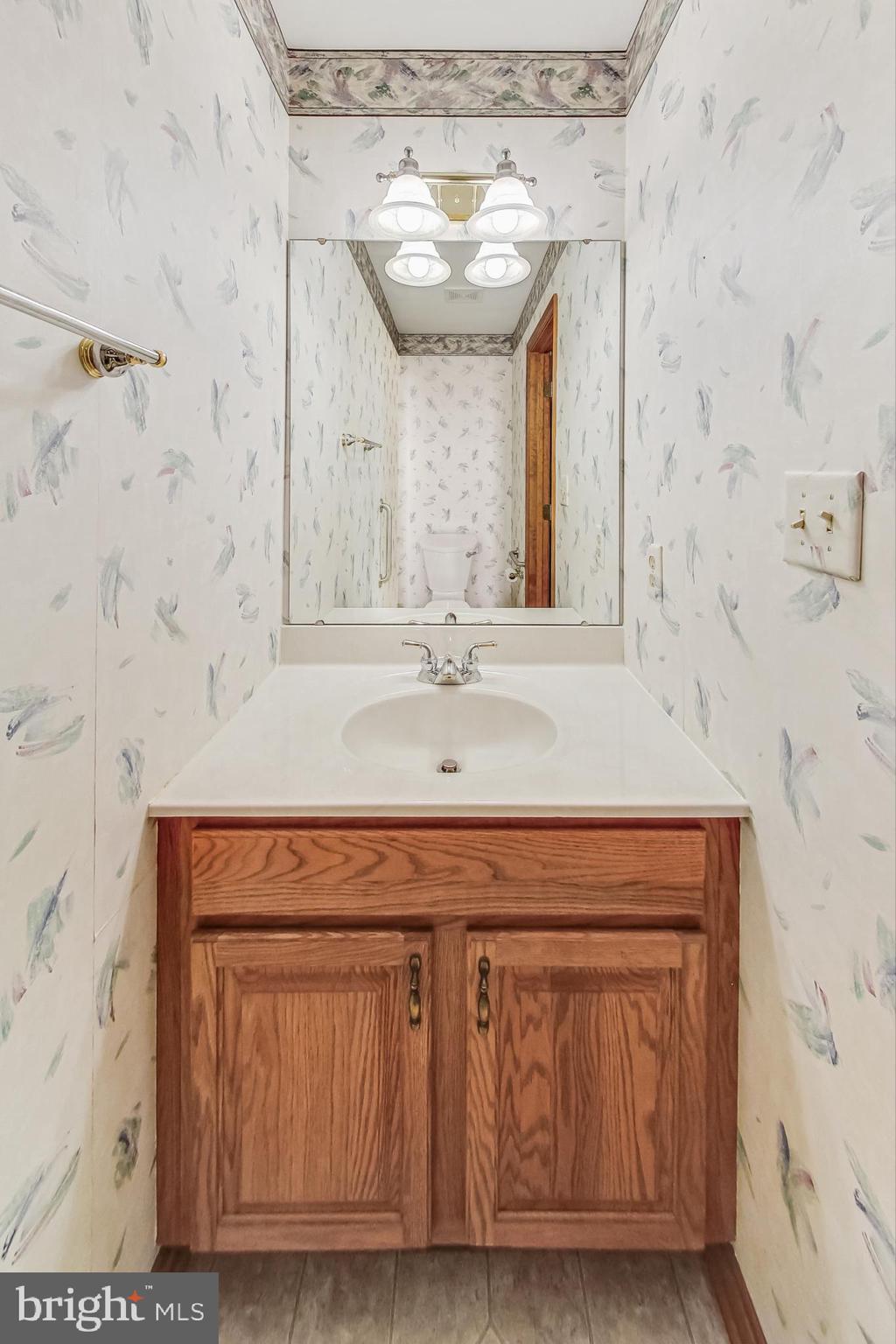 COLONIAL PARK EAST - Residential