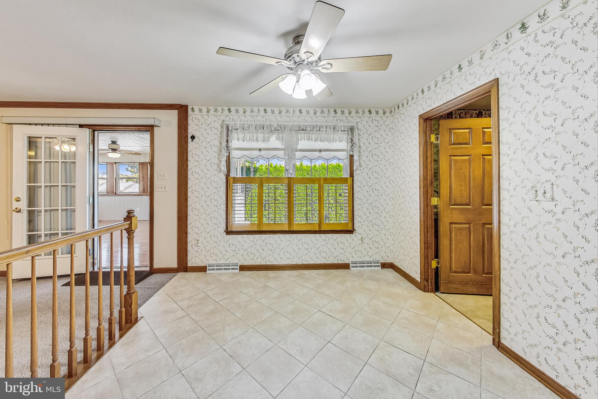 COLONIAL PARK EAST - Residential