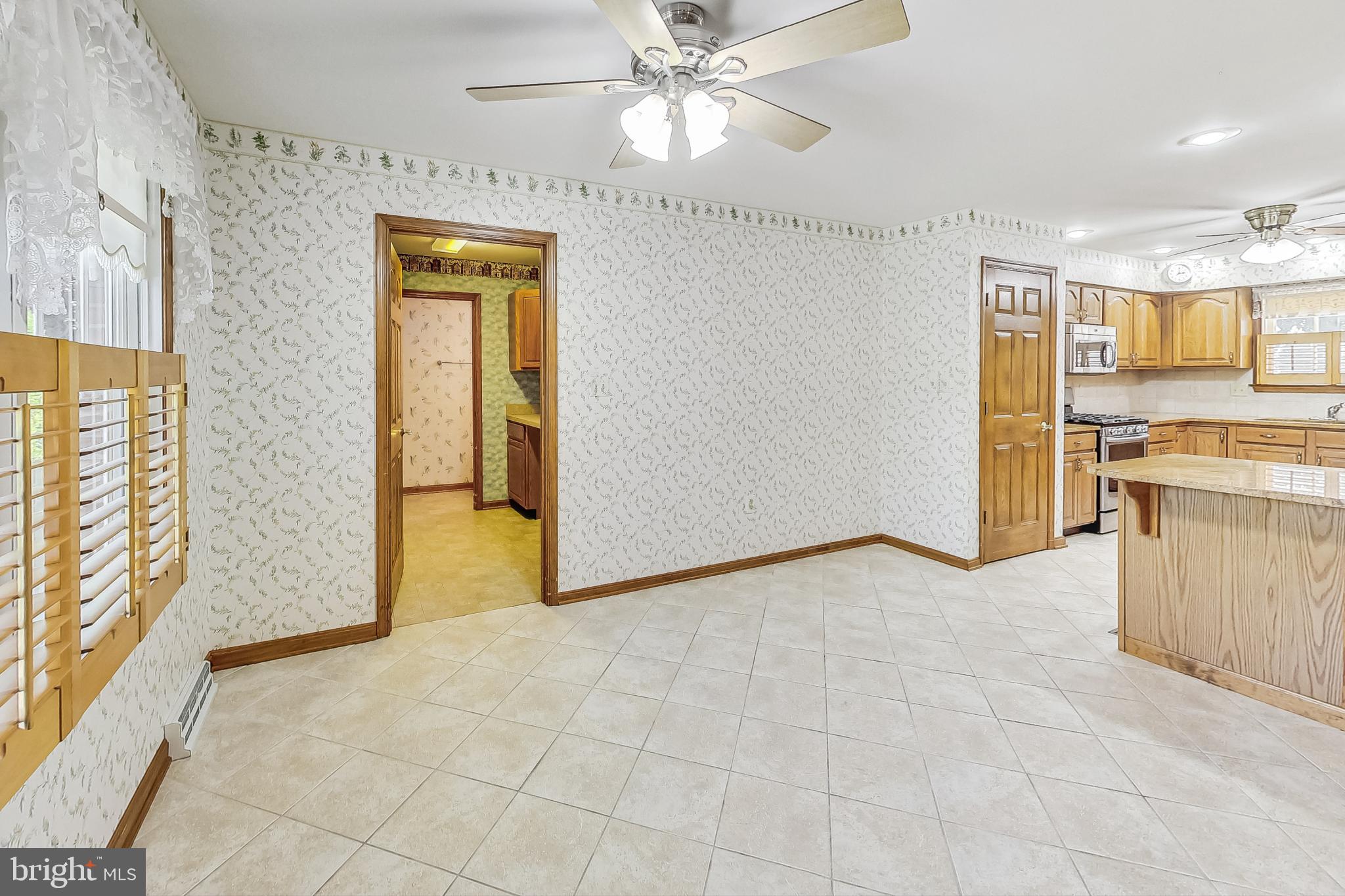 COLONIAL PARK EAST - Residential