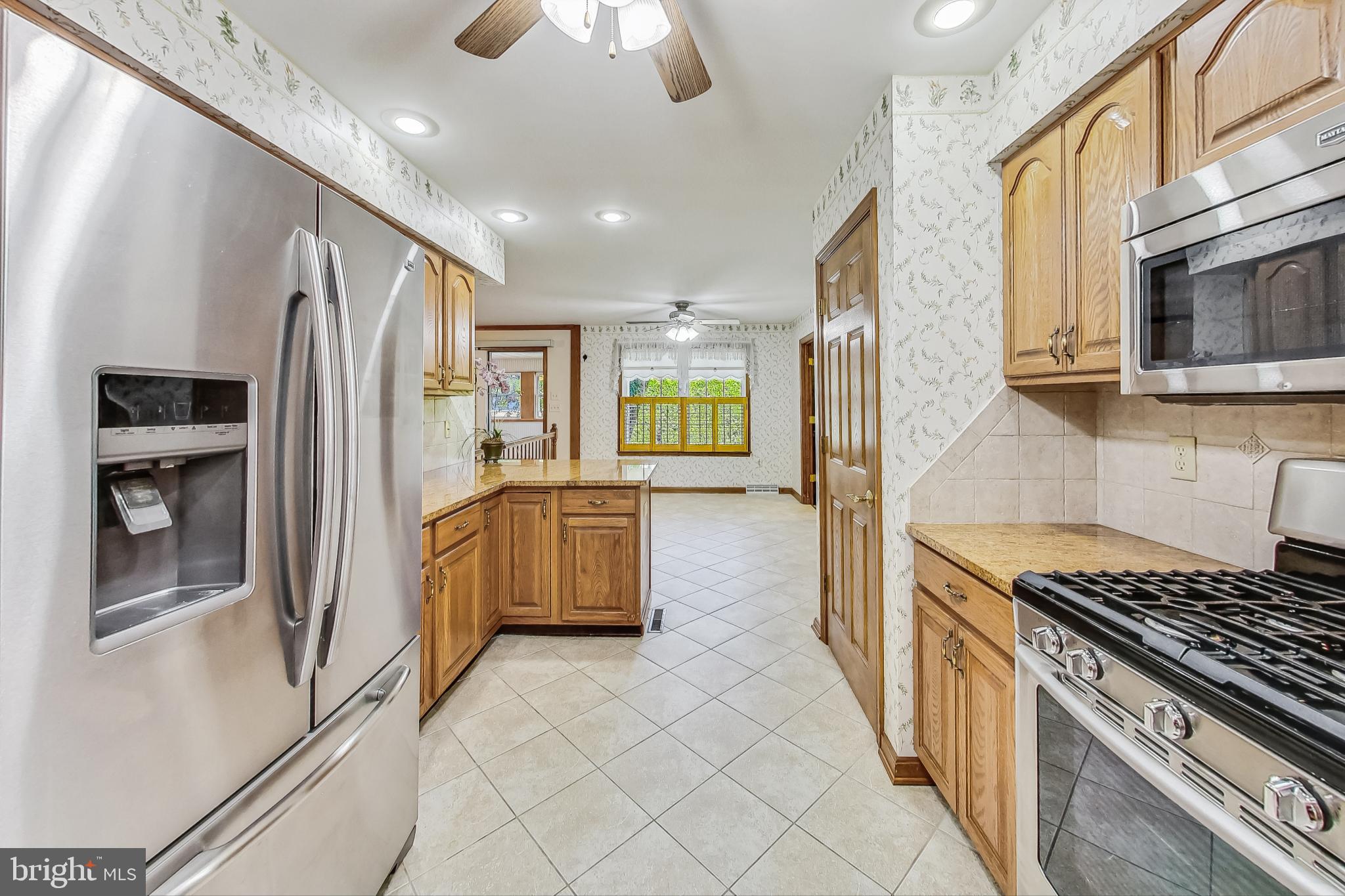 COLONIAL PARK EAST - Residential