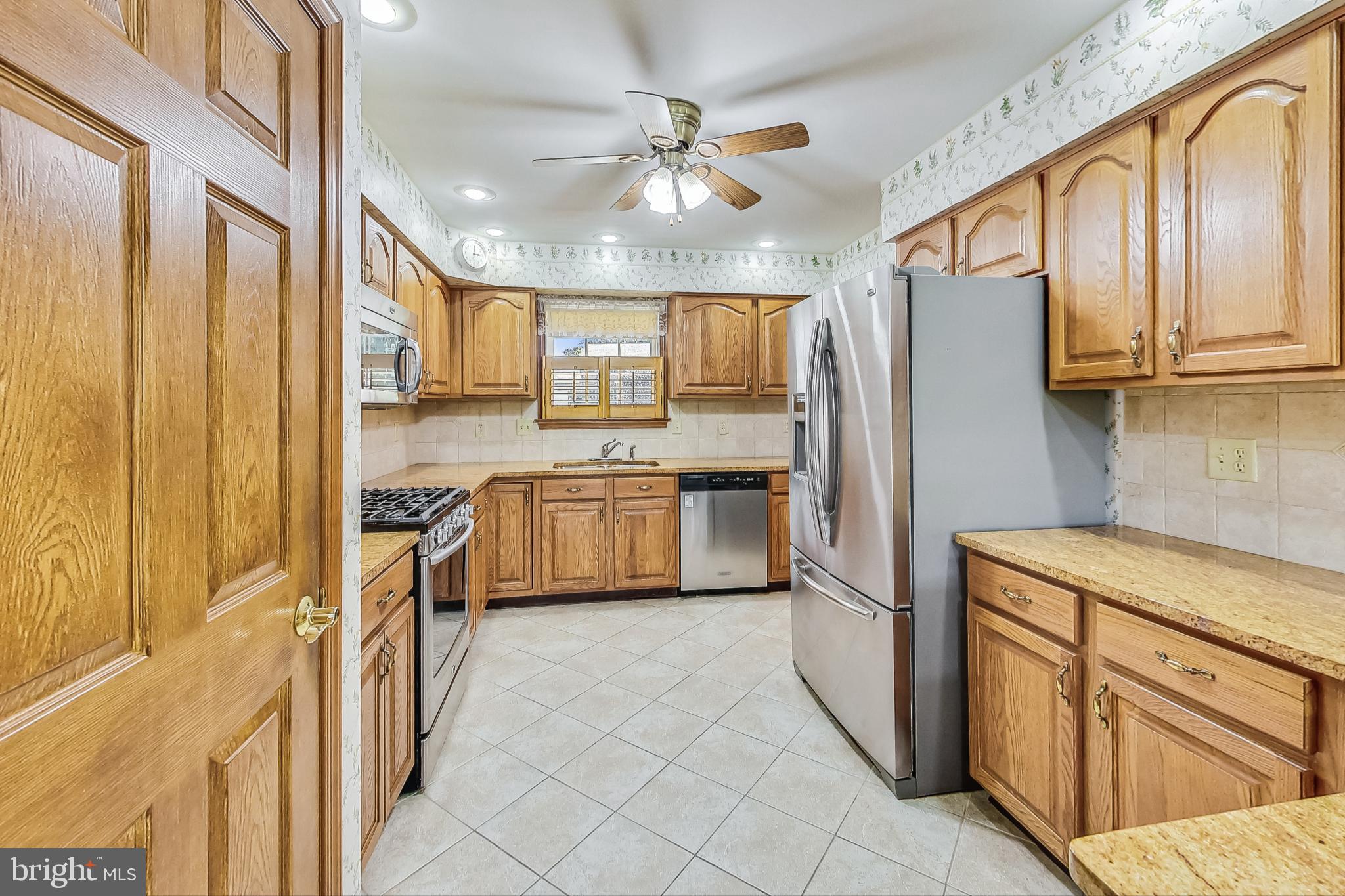 COLONIAL PARK EAST - Residential