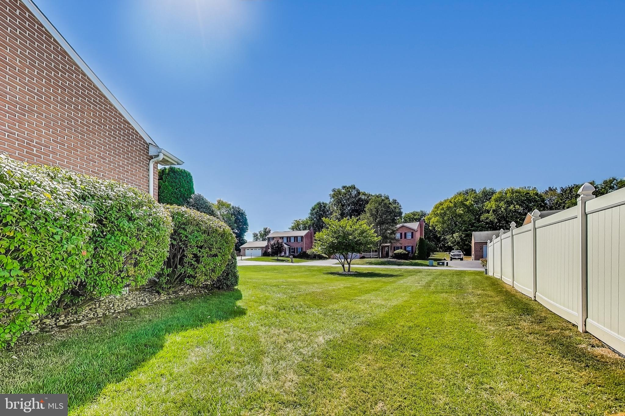 COLONIAL PARK EAST - Residential