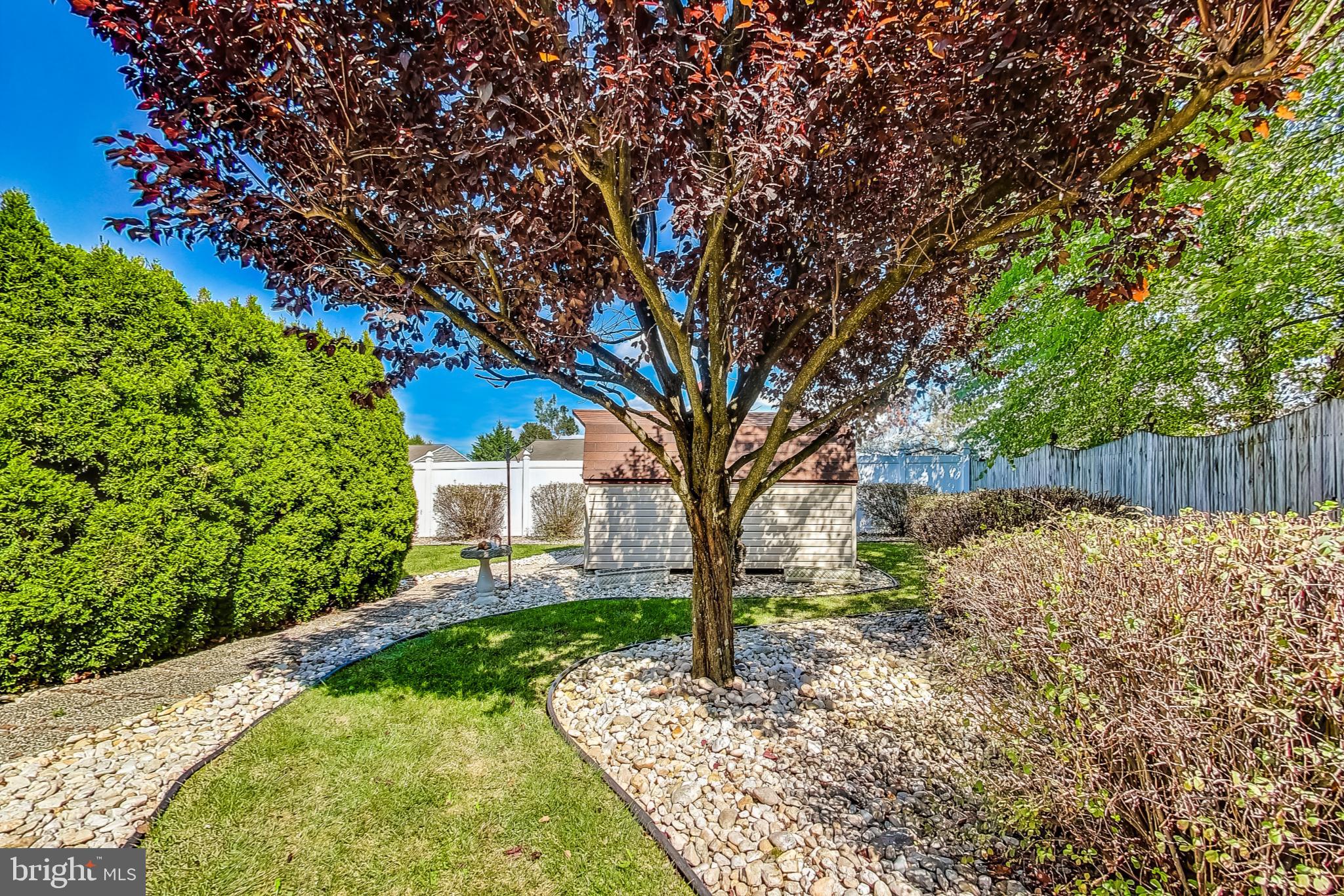 COLONIAL PARK EAST - Residential