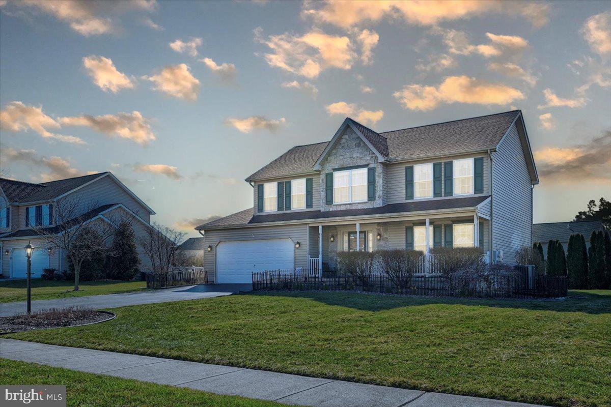 ALLWOOD MANOR - Residential