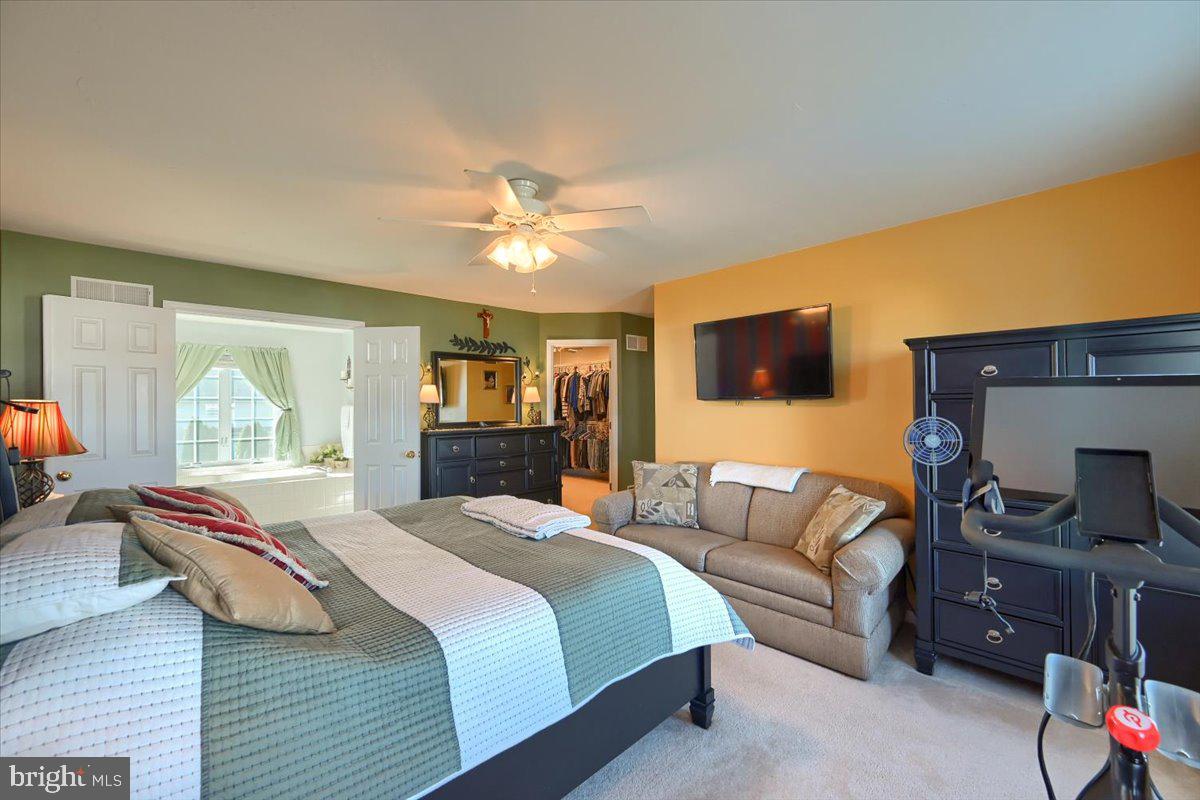 ALLWOOD MANOR - Residential