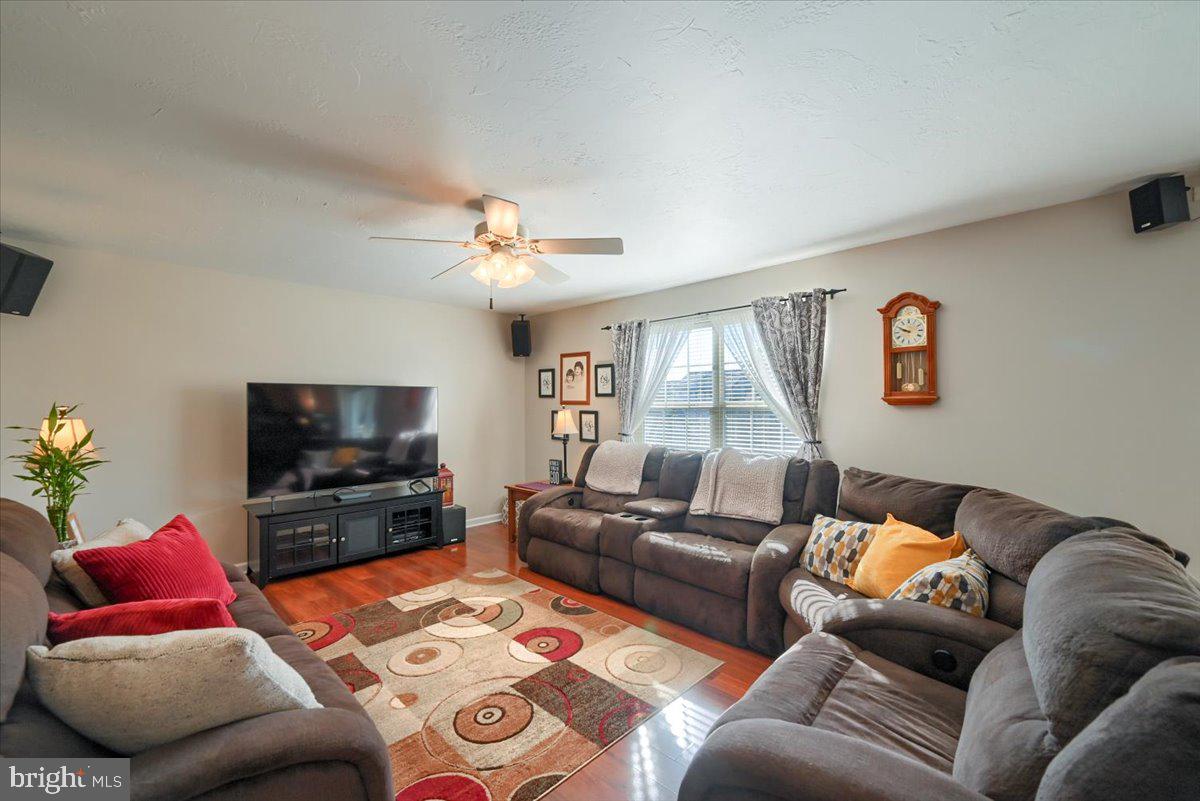 ALLWOOD MANOR - Residential