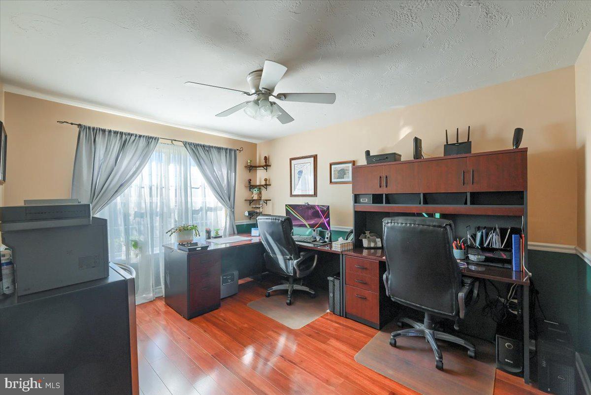 ALLWOOD MANOR - Residential