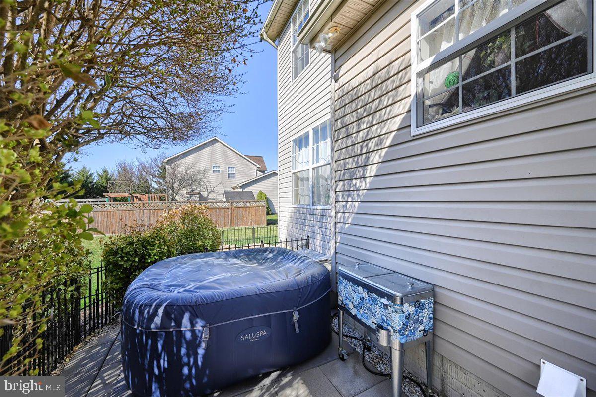 ALLWOOD MANOR - Residential