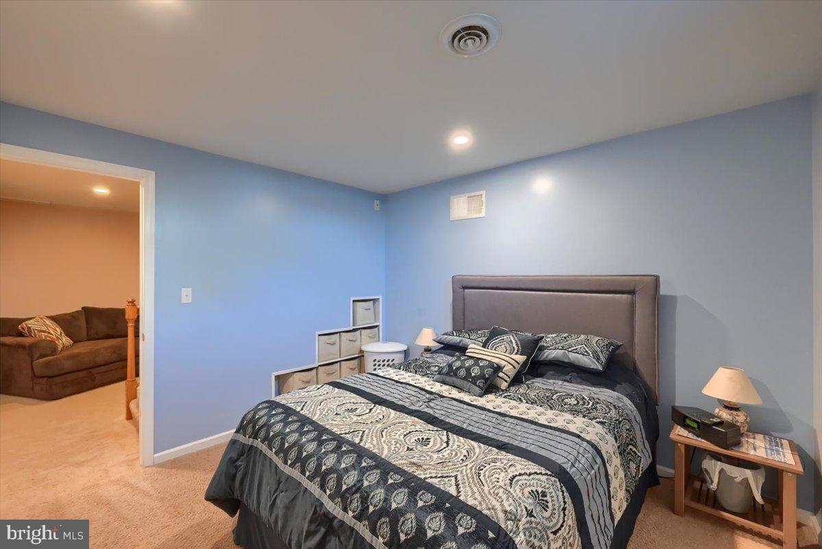 ALLWOOD MANOR - Residential