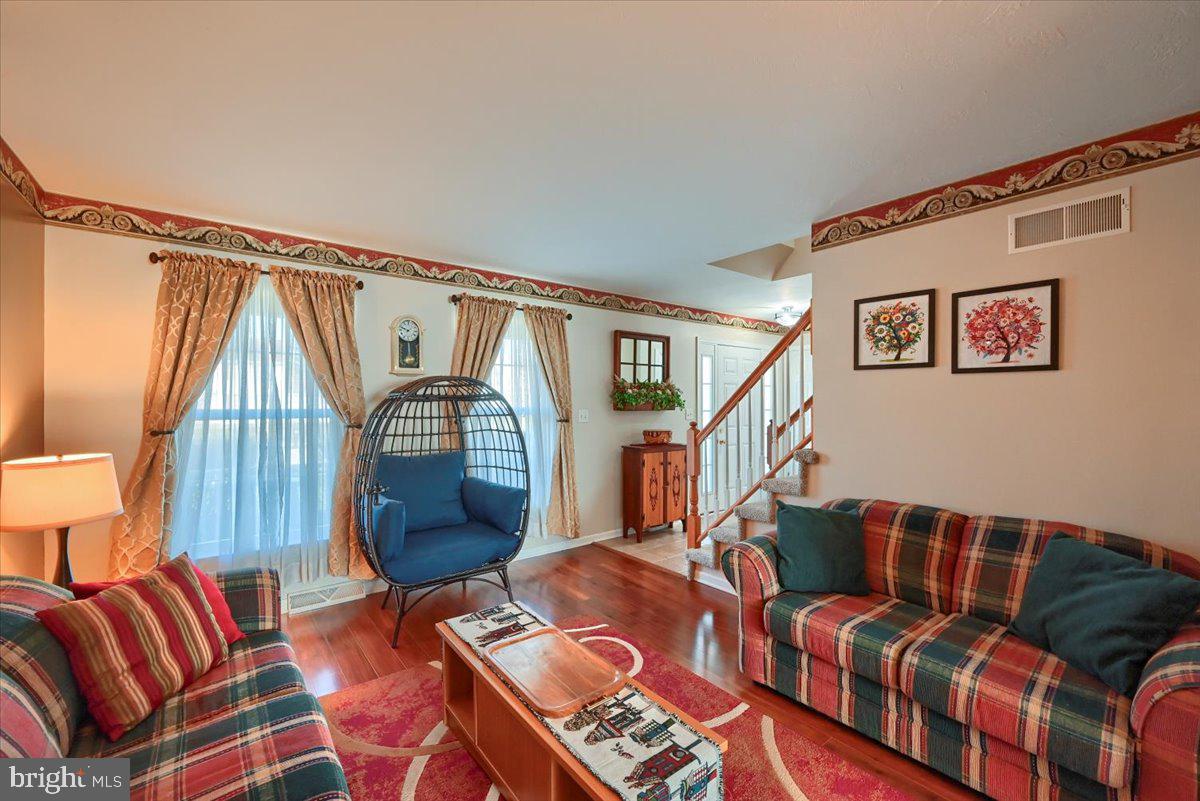 ALLWOOD MANOR - Residential