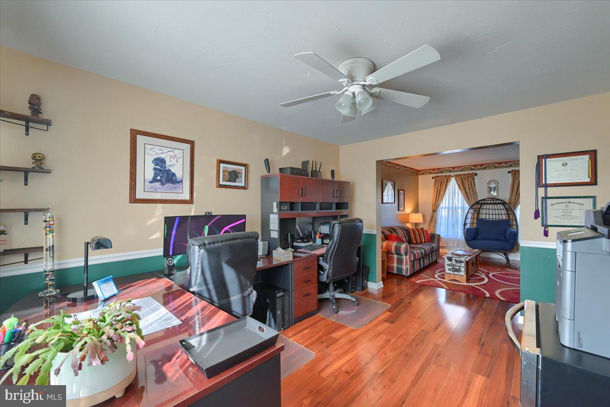 ALLWOOD MANOR - Residential