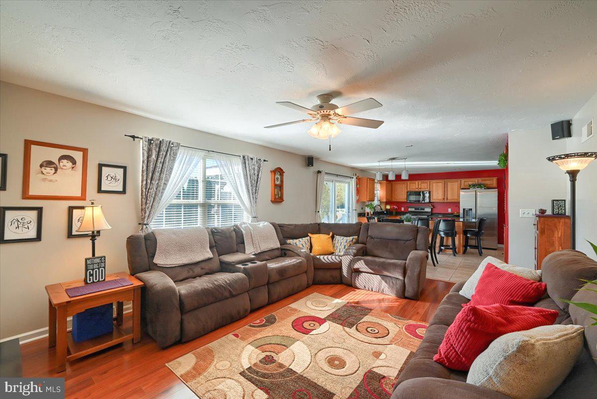 ALLWOOD MANOR - Residential